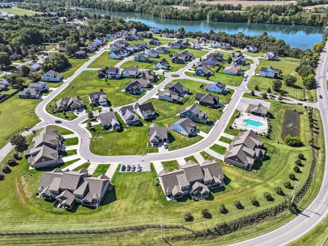 $599,900 | 50 Pontoon Place, Winchester, TN 37398