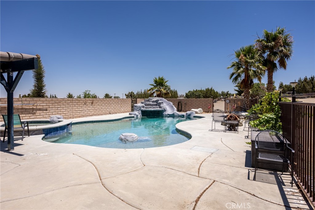 1220 Smoke Tree Road Pinon Hills, CA 92372 - Photo 31 of 46 Pool