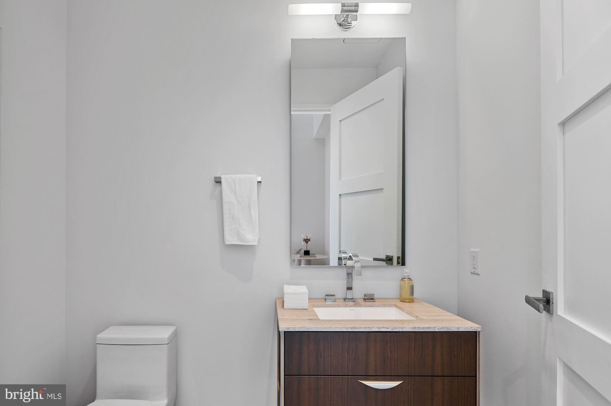 3255 Prospect Street Northwest, Unit PH5 Washington, DC 20007 - Photo 29 of 42 Powder room