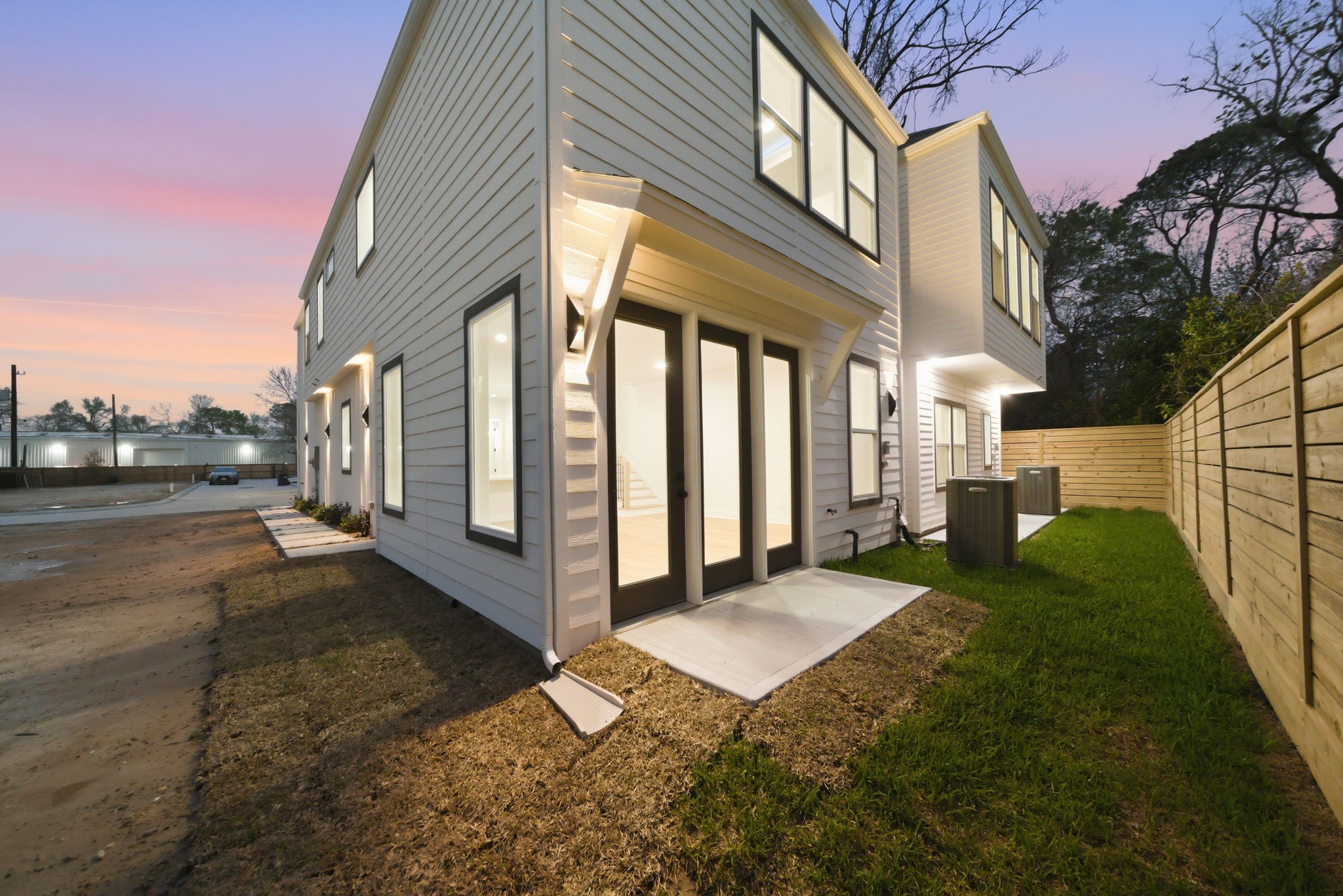 328 Janisch Road, Unit C Houston, TX 77018 - Photo 40 of 46 a view of a back yard of the house