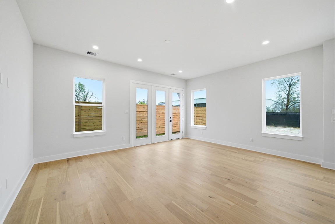 328 Janisch Road, Unit C Houston, TX 77018 - Photo 6 of 46