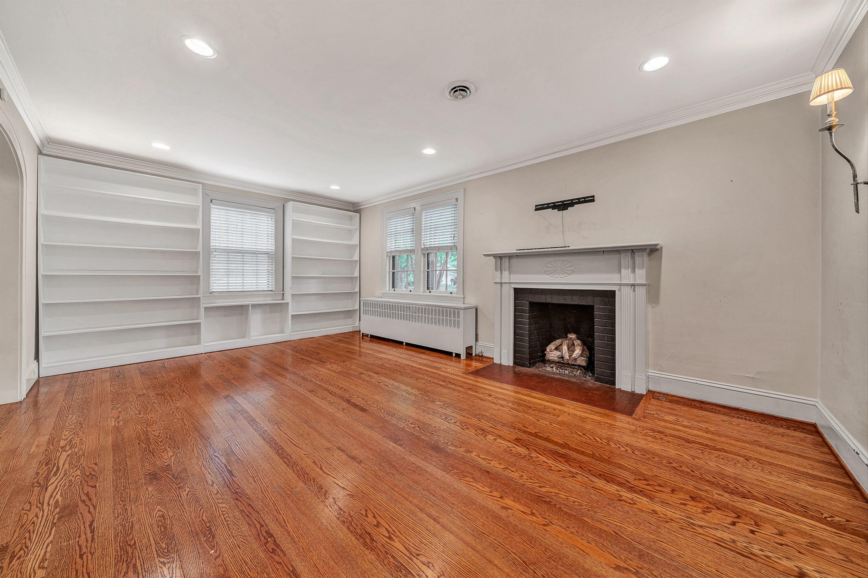 3207 White Oak Road Southwest Roanoke, VA 24014 - Photo 4 of 86 Living Room