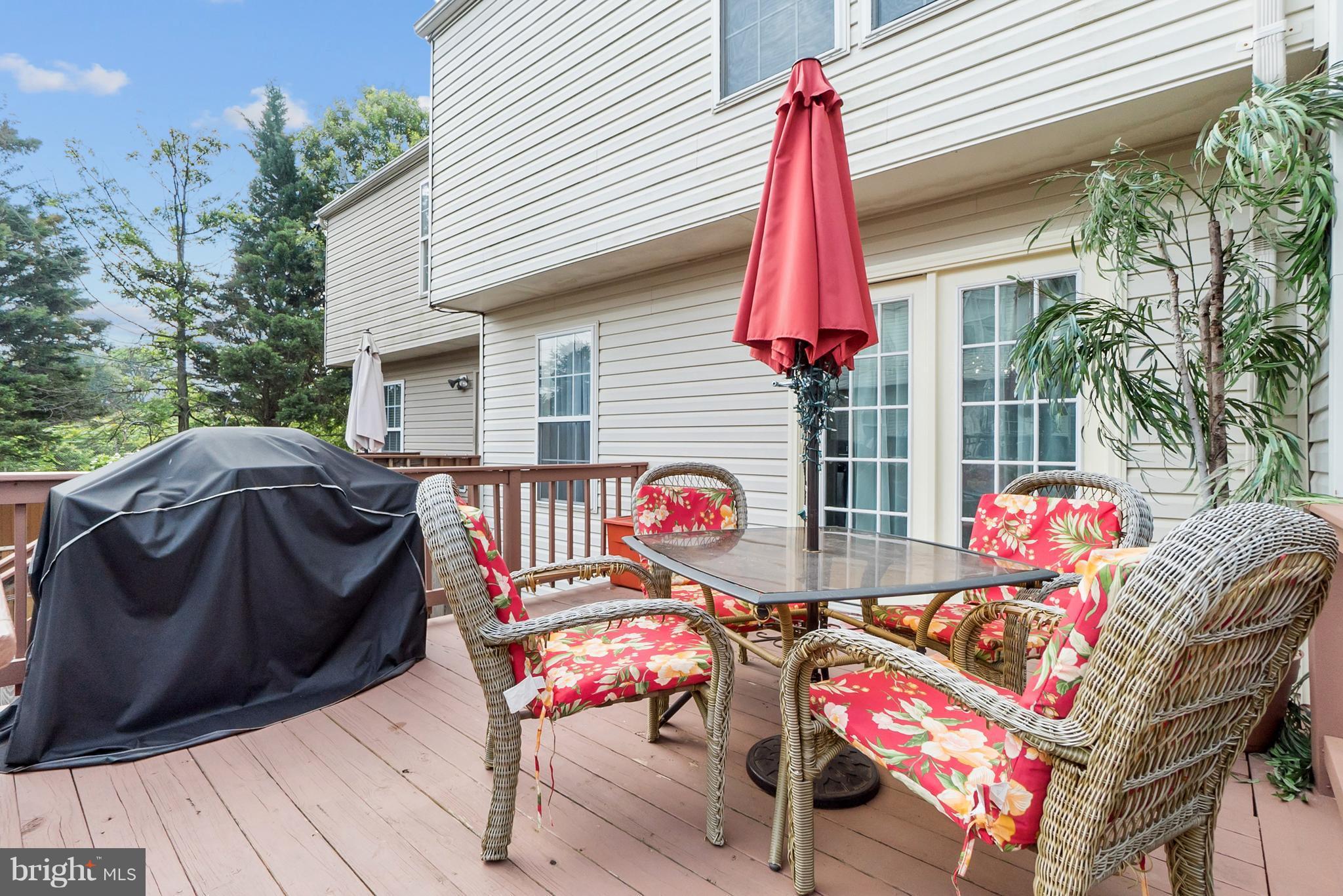 6372 Trips Way Springfield, VA 22150 - Photo 27 of 30 Exterior (Rear)