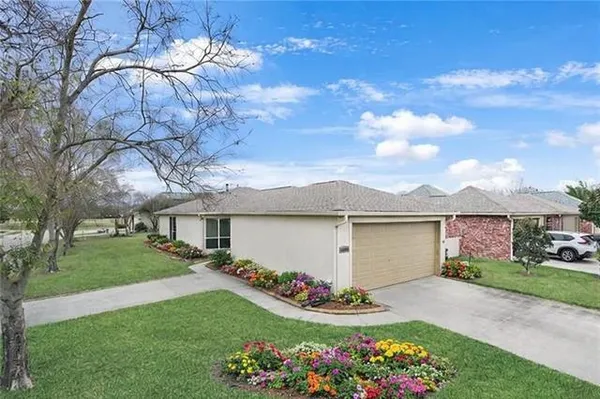 $330,000 | 5415 Courtyard Drive, Gonzales, LA 70737