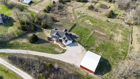 $929,000 | 30424 West 271st Street, Paola, KS 66071