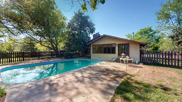 $599,900 | 131 Stoners Glen Drive, Hermitage, TN 37076