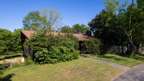 $599,900 | 131 Stoners Glen Drive, Hermitage, TN 37076