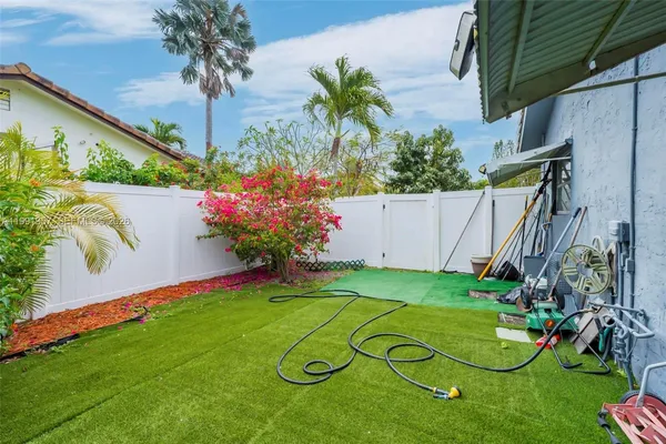 $3,000 | 7211 Northwest 76th Street, Tamarac, FL 33321