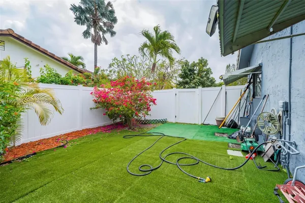 $3,000 | 7211 Northwest 76th Street, Tamarac, FL 33321