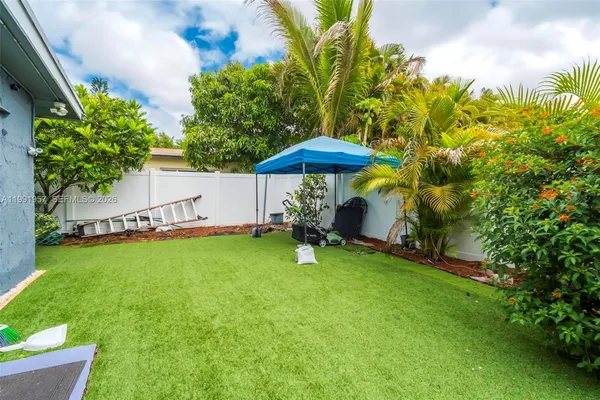 $3,000 | 7211 Northwest 76th Street, Tamarac, FL 33321