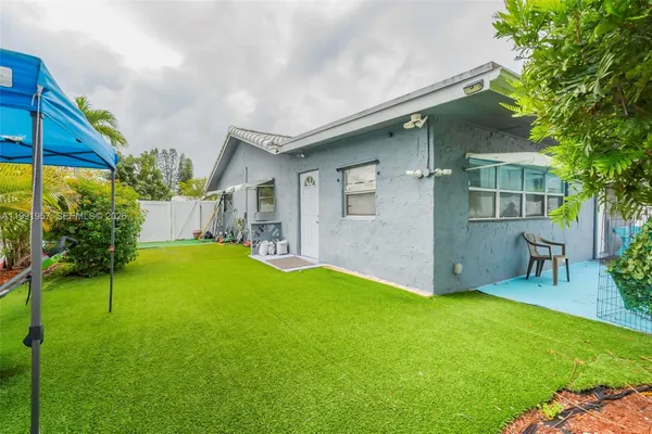 $3,000 | 7211 Northwest 76th Street, Tamarac, FL 33321