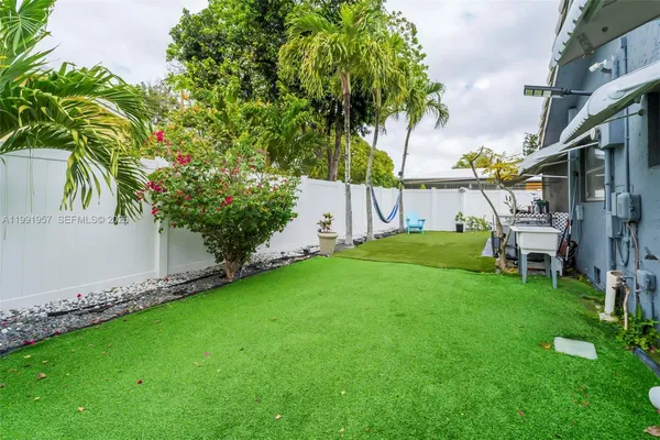 $3,000 | 7211 Northwest 76th Street, Tamarac, FL 33321