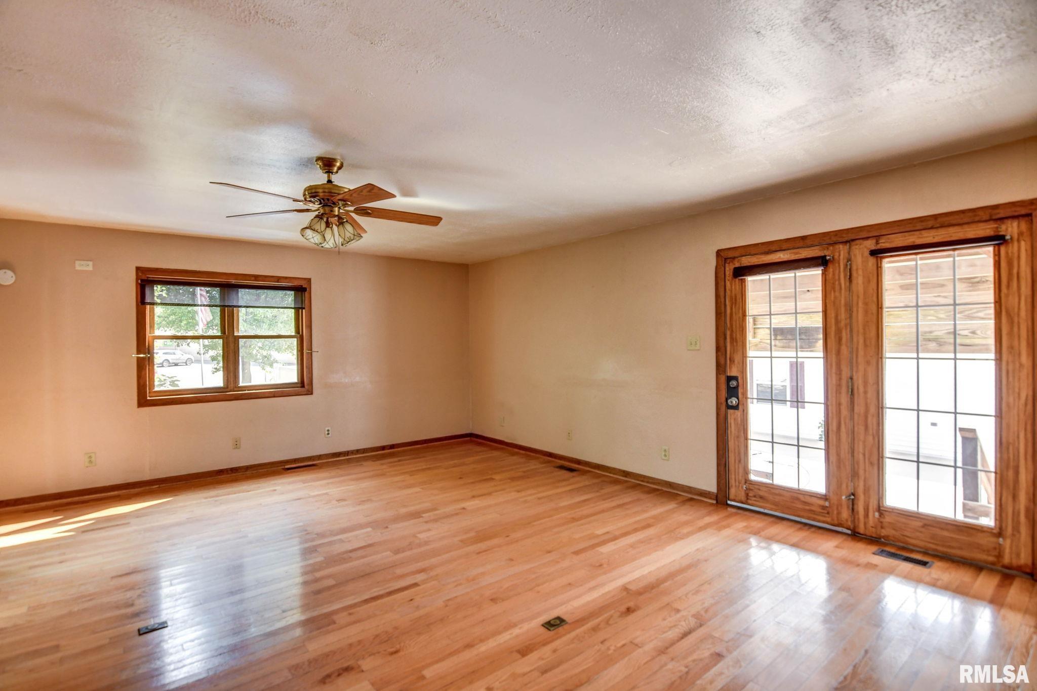 507 North Spruce Street Nokomis, IL 62075 - Photo 14 of 78