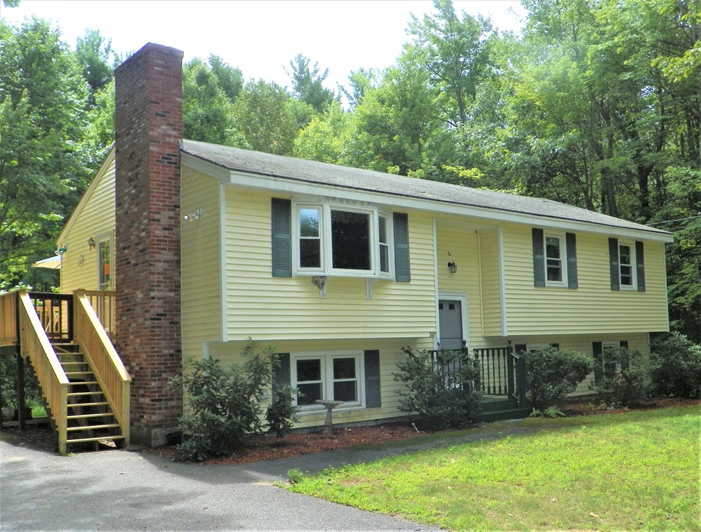 201 Willis Road Gardner, MA 01440 - Photo 1 of 16 Gallery Image 1