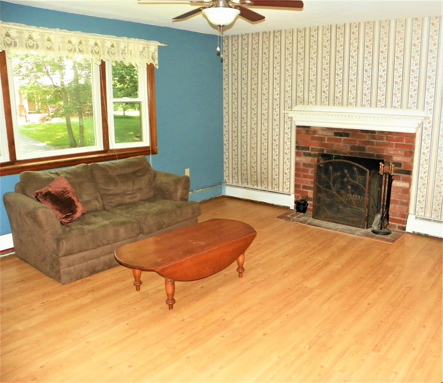 201 Willis Road Gardner, MA 01440 - Photo 7 of 16 Gallery Image 7