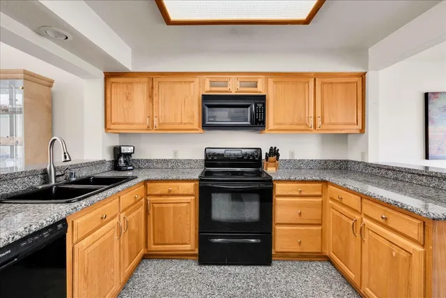 $449,000 | 465 Desert Falls Drive East, Palm Desert, CA 92211