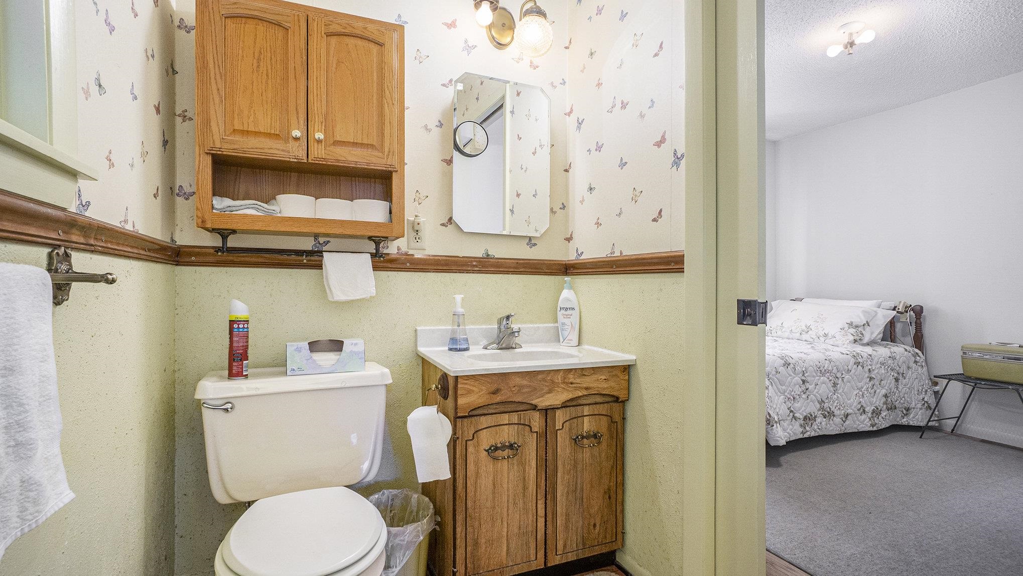 1068 Carlisle Road Traverse City, MI 49696 - Photo 16 of 30 1928103-e6a28e77-1dac-4657-8e67-00c864959aac.JPG