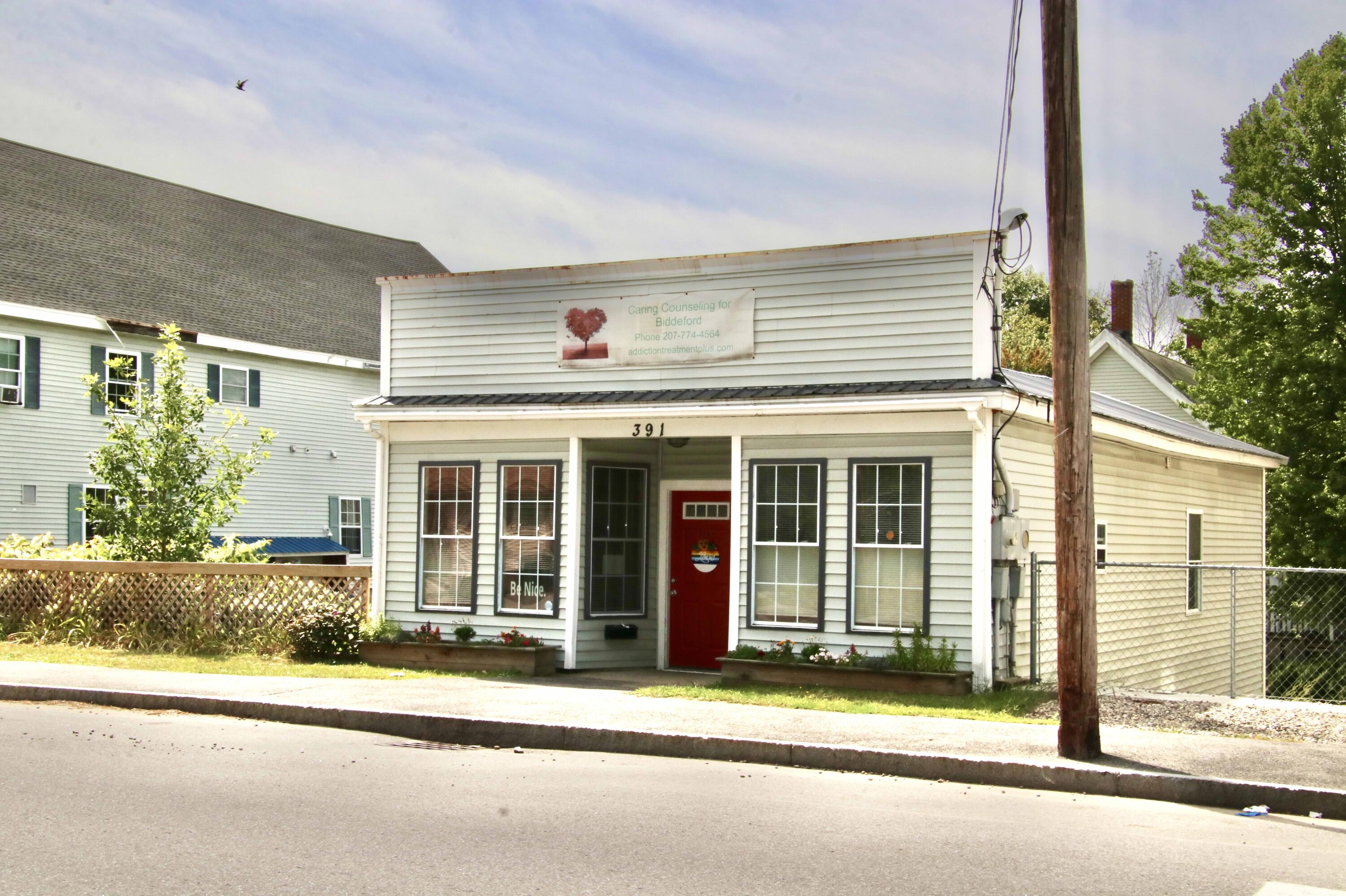 391 Main Street Biddeford, ME 04005 - Photo 2 of 42 IMG_9867