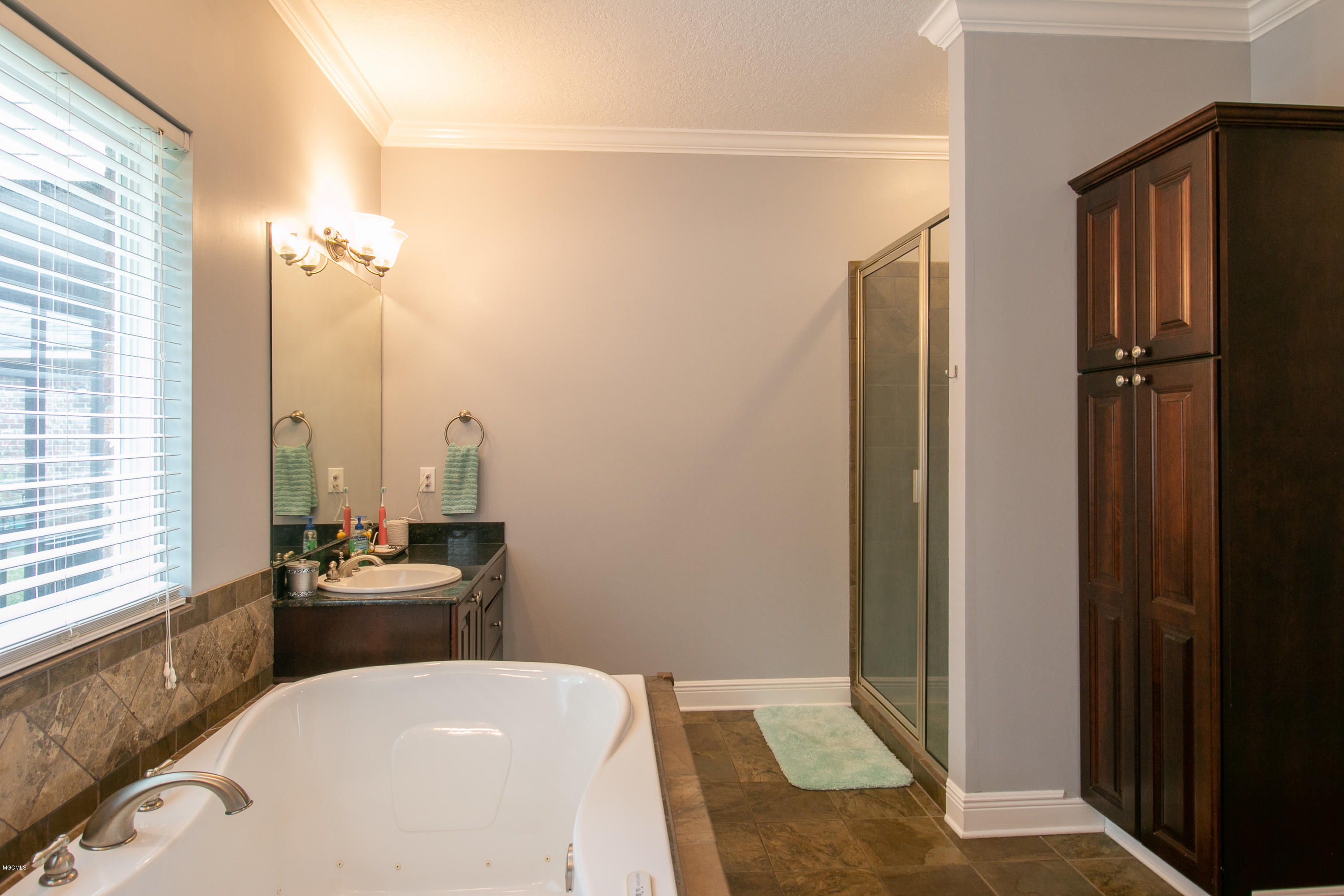 13799 Wolf River Road Gulfport, MS 39503 - Photo 14 of 32 Master Bath