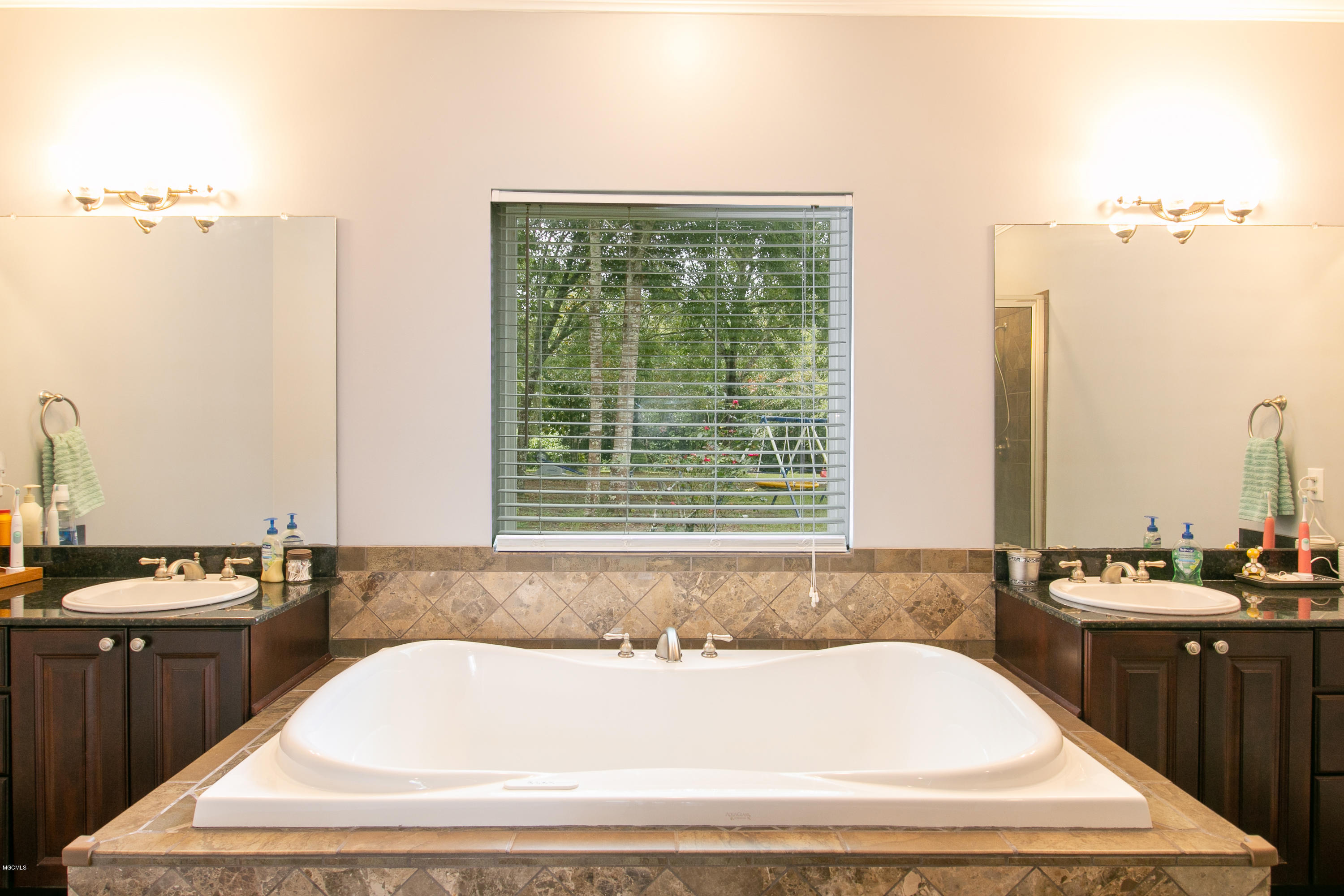 13799 Wolf River Road Gulfport, MS 39503 - Photo 15 of 32 Master Bath