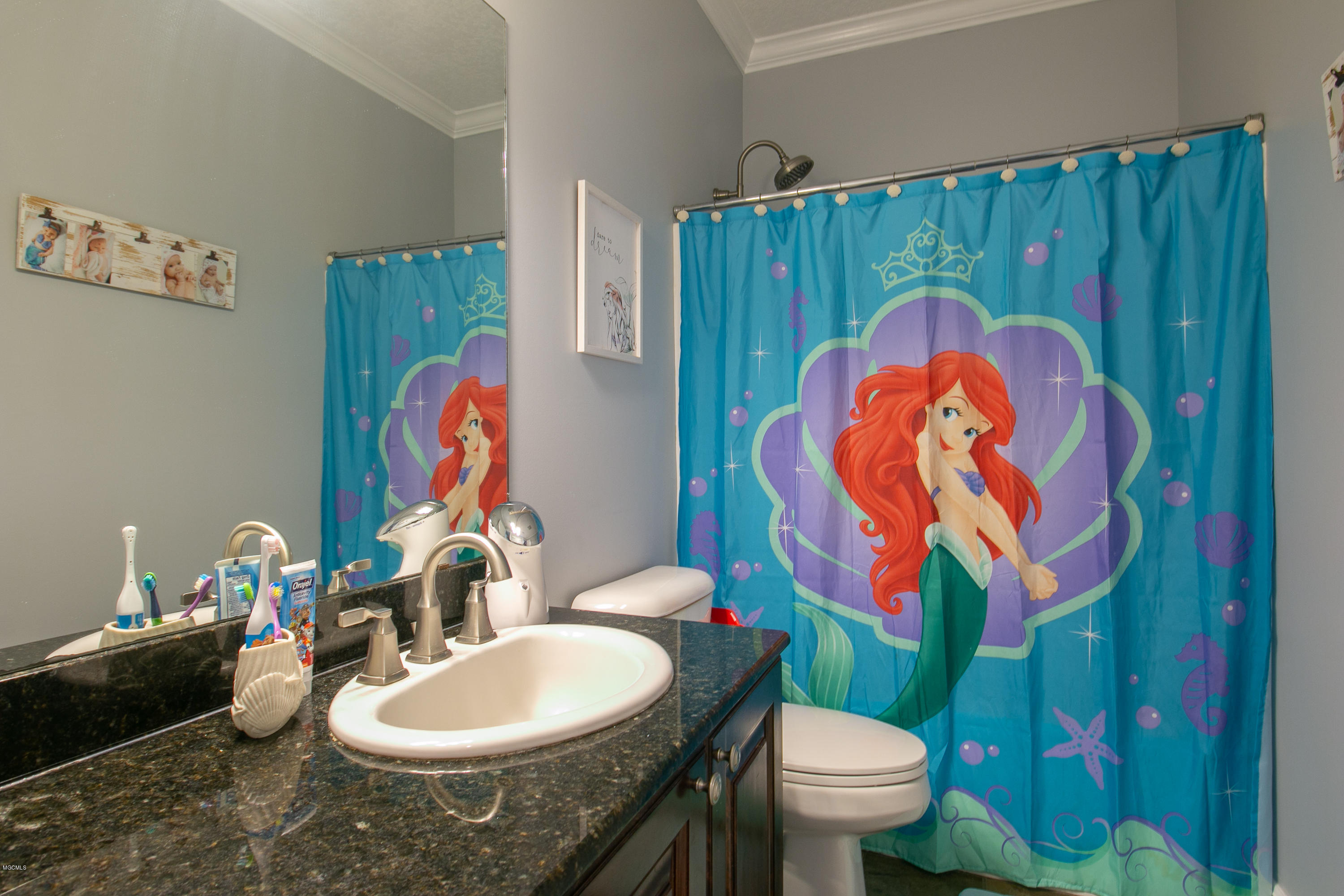 13799 Wolf River Road Gulfport, MS 39503 - Photo 22 of 32 Guest Bath
