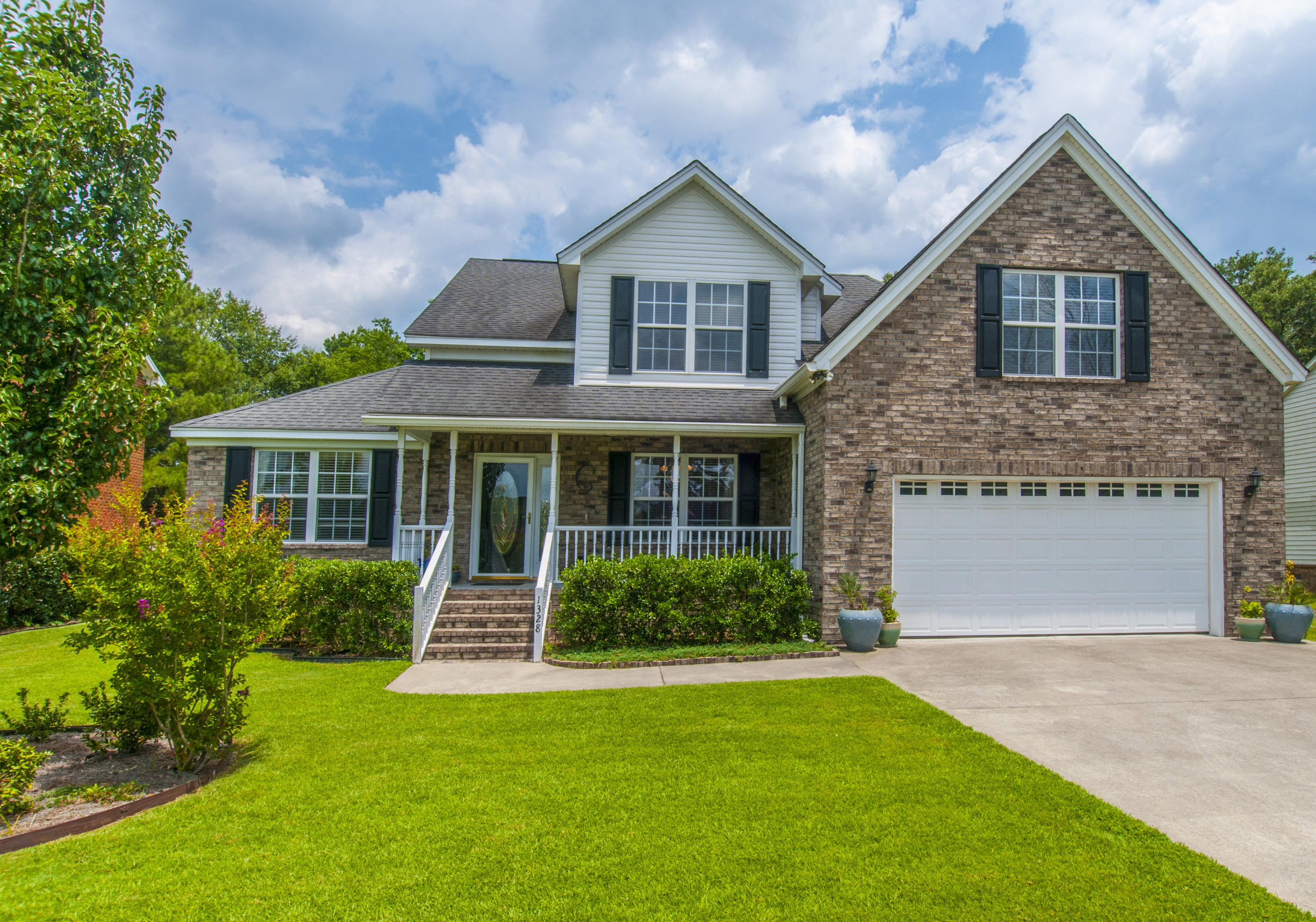 1328 Roma Road Hanahan, SC 29410 - Photo 2 of 60 _DSC6541
