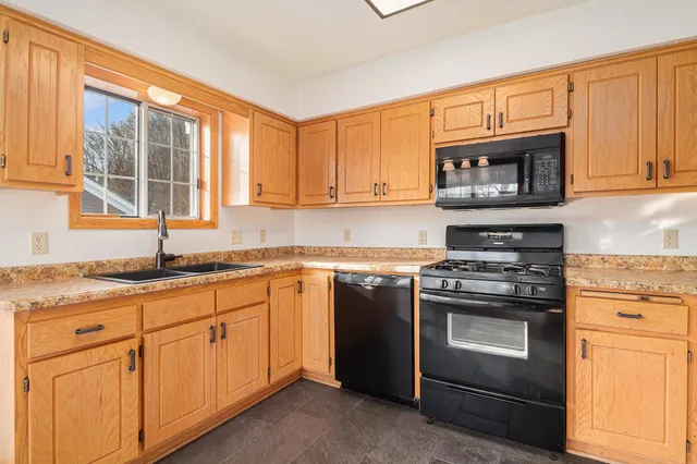 $275,000 | 8571 Corcoran Path, Inver Grove Heights, MN 55076