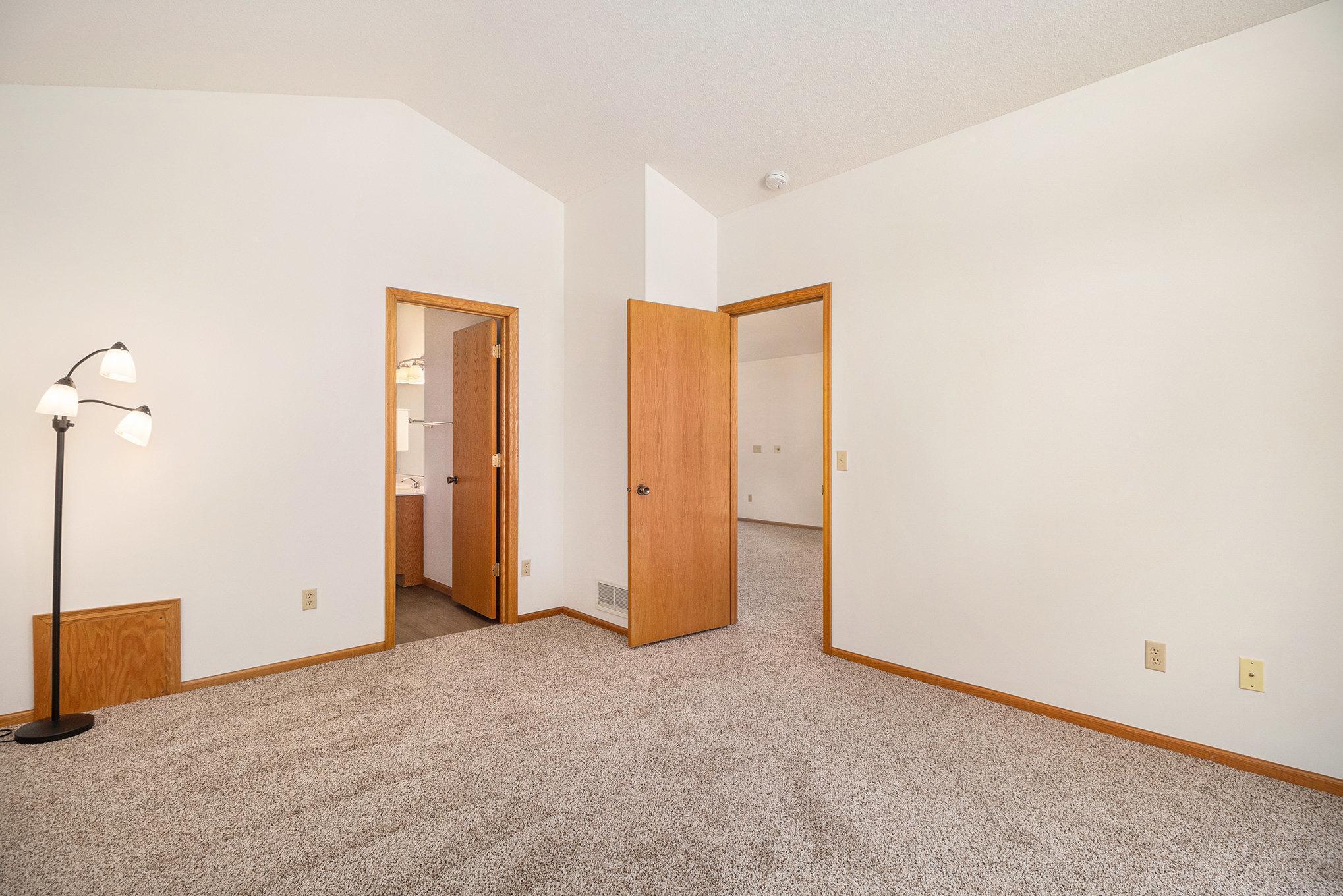 8571 Corcoran Path Inver Grove Heights, MN 55076 - Photo 19 of 32