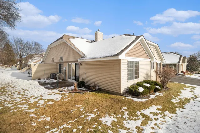 $275,000 | 8571 Corcoran Path, Inver Grove Heights, MN 55076