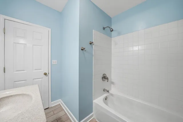 $259,999 | 2504 West Balmoral Avenue, Unit 1D, Chicago, IL 60625