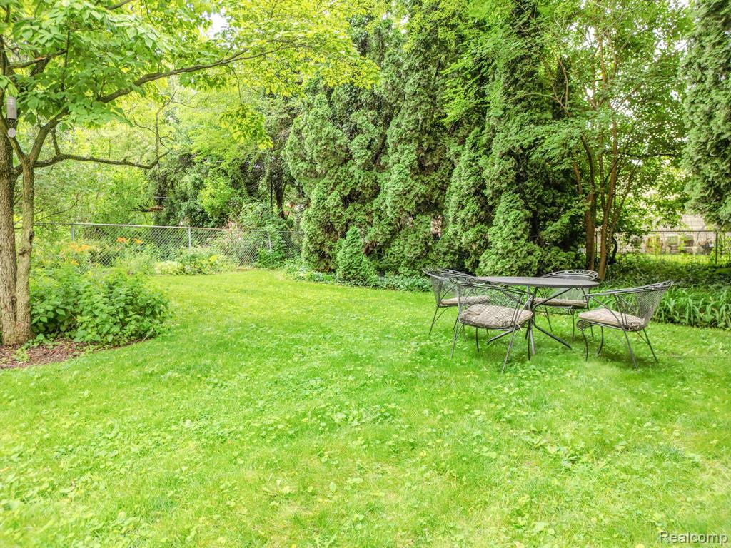 421 Maison Road Grosse Pointe Farms, MI 48236 - Photo 36 of 44