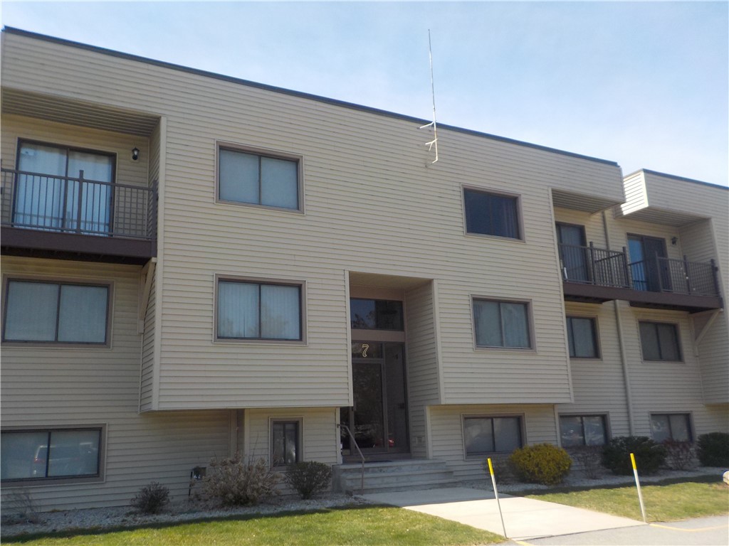 196 Old River Road, Unit 7D Lincoln, RI 02865 - Photo 1 of 10 Front View