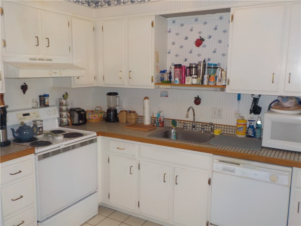 196 Old River Road, Unit 7D Lincoln, RI 02865 - Photo 5 of 10