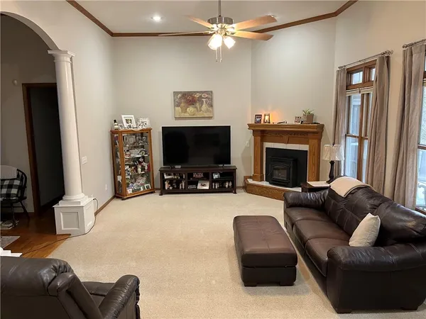 $649,950 | 19704 Red Oak Boulevard, St. Joseph, MO 64505