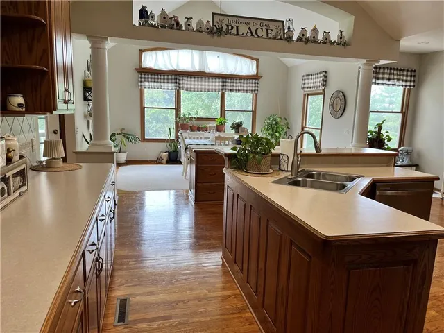 $649,950 | 19704 Red Oak Boulevard, St. Joseph, MO 64505