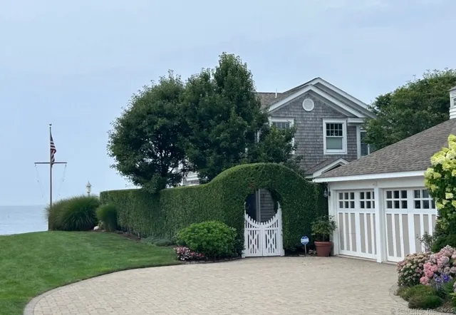 a house view with a outdoor space