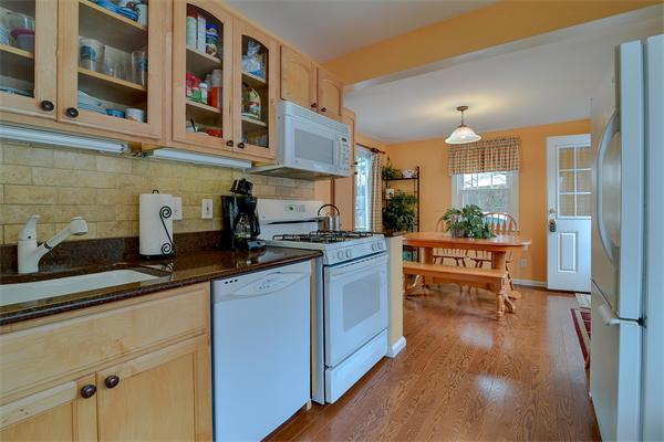 32 Felch Road Natick, MA 01760 - Photo 4 of 24 Gallery Image 4