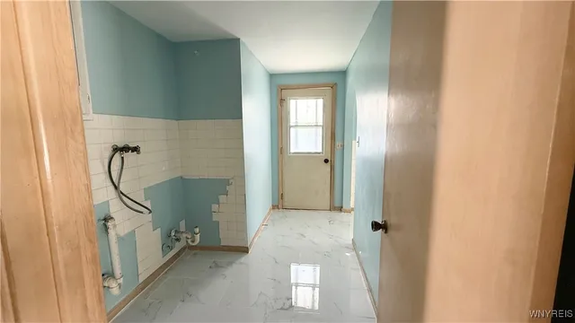 $1,300 | 2547 William Street, Unit RIGHT, Cheektowaga, NY 14206