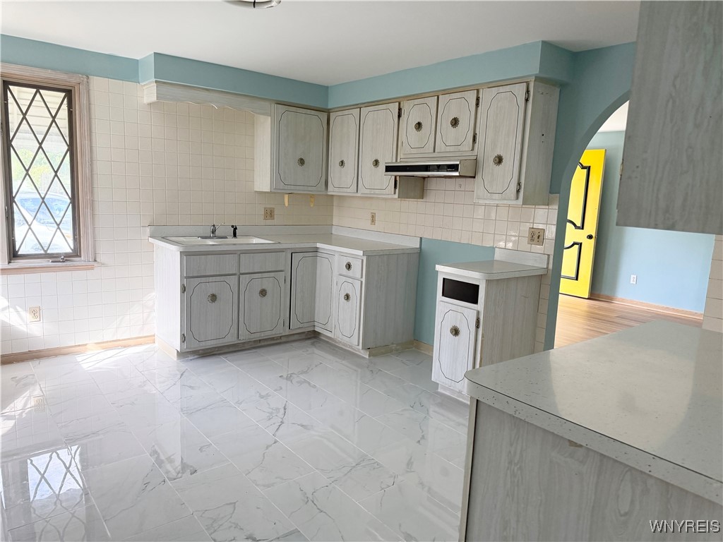 2547 William Street, Unit RIGHT Cheektowaga, NY 14206 - Photo 7 of 13