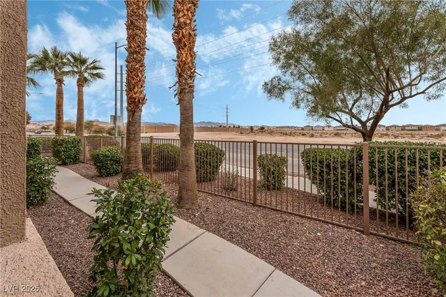 $1,350 | 8985 South Durango Drive, Unit 1074, Las Vegas, NV 89113