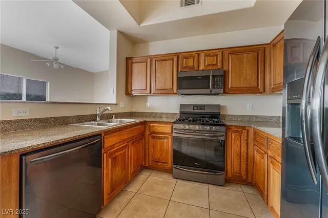 $1,350 | 8985 South Durango Drive, Unit 1074, Las Vegas, NV 89113