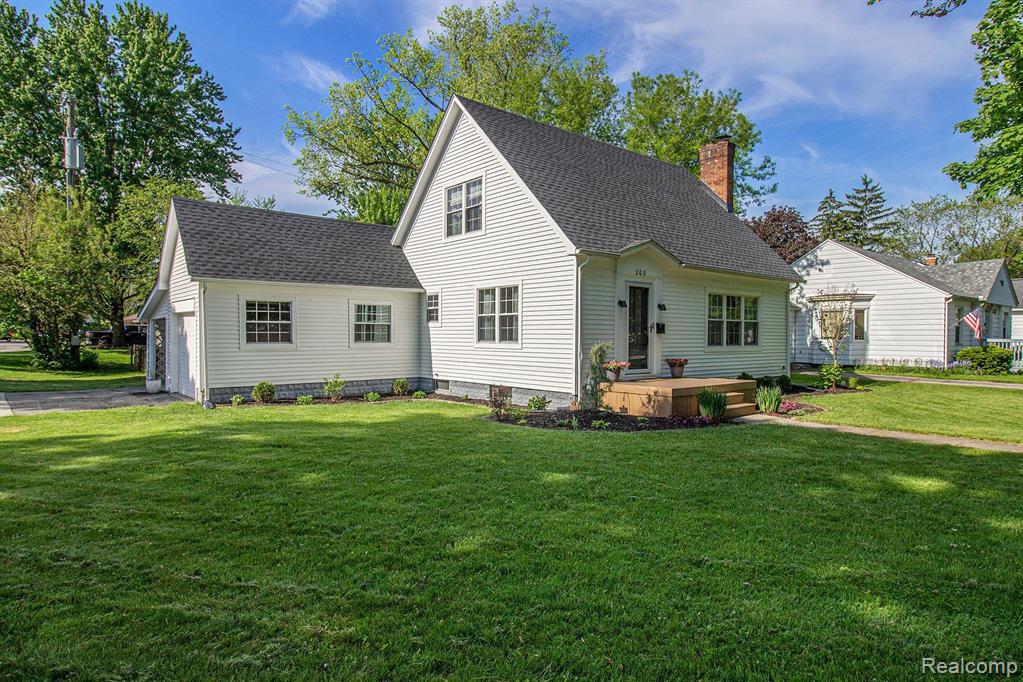 203 Riddle Street Howell, MI 48843 - Photo 3 of 38