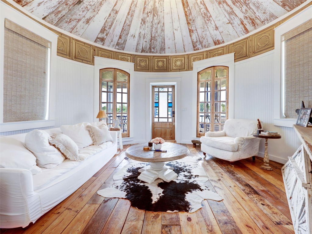 314 Big Sky Ranch Road Smithville, TX 78957 - Photo 31 of 40 a living room with furniture and wooden floor