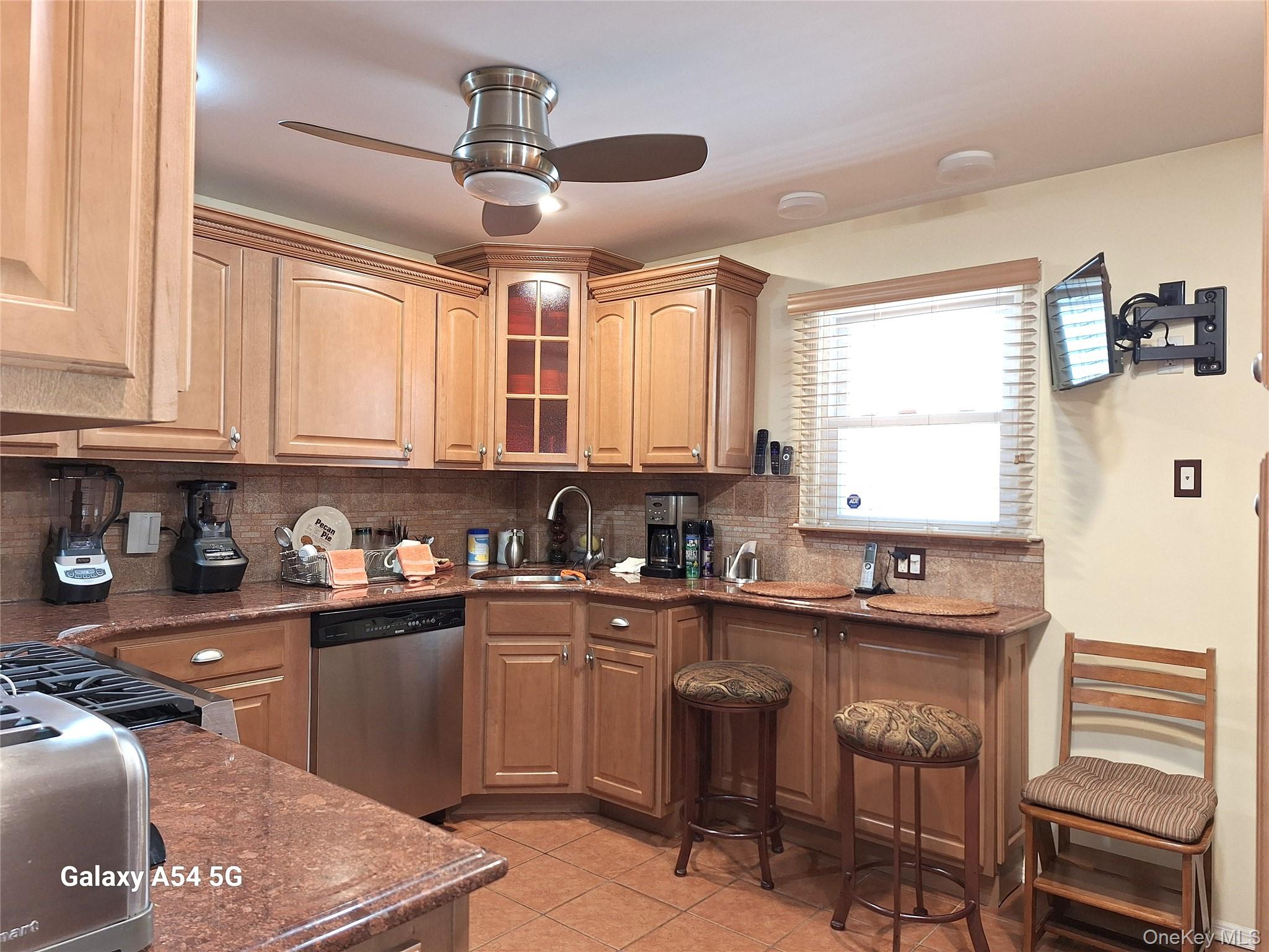 85-46 96th Street Queens, NY 11421 - Photo 6 of 37