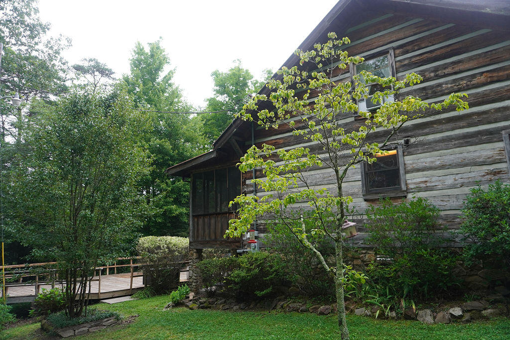 300 East City Dam Road Corbin, KY 40701 - Photo 33 of 95 CabinOutside26