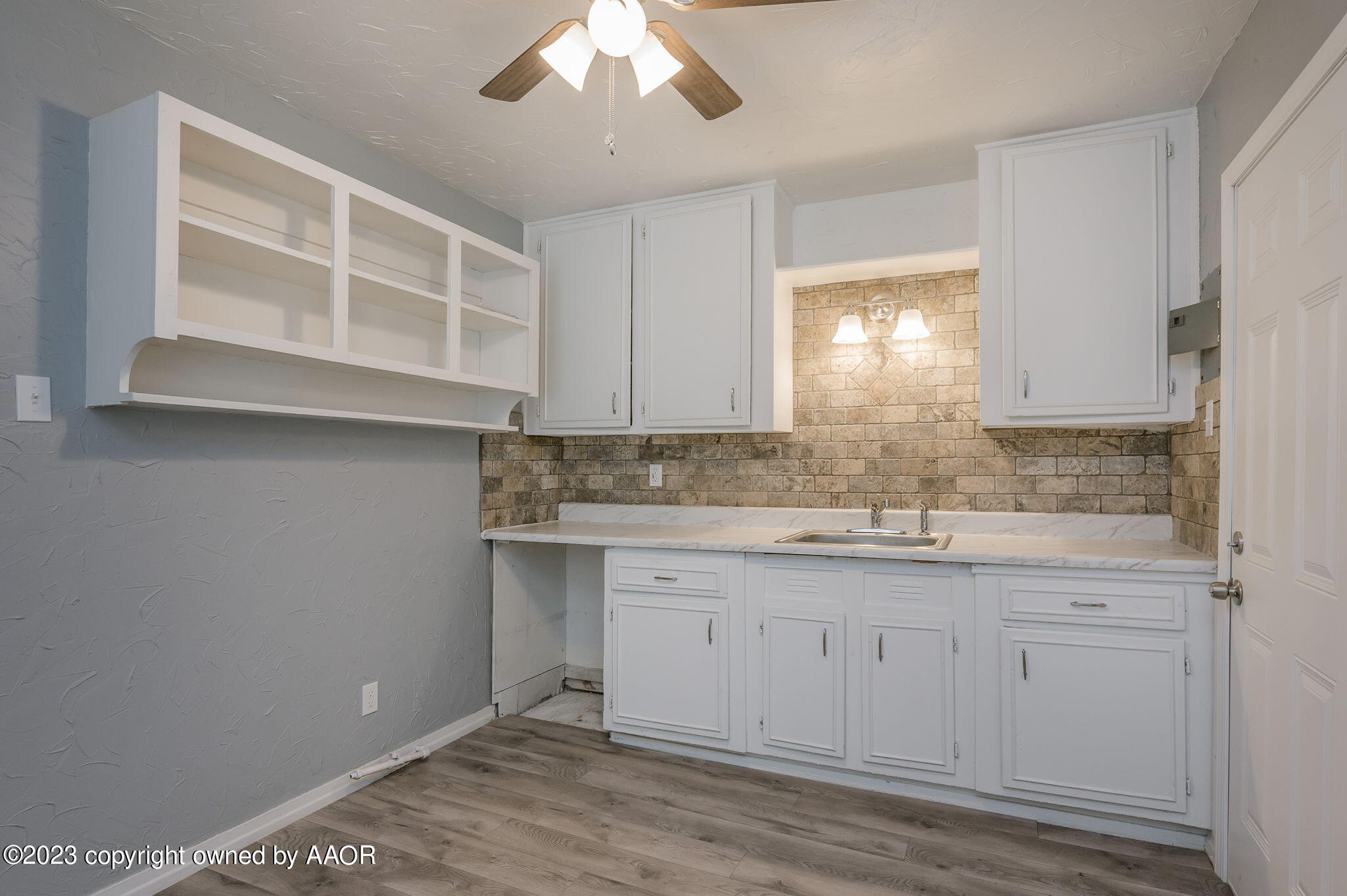 4402 South Travis Street Amarillo, TX 79110 - Photo 5 of 15 Kitchen