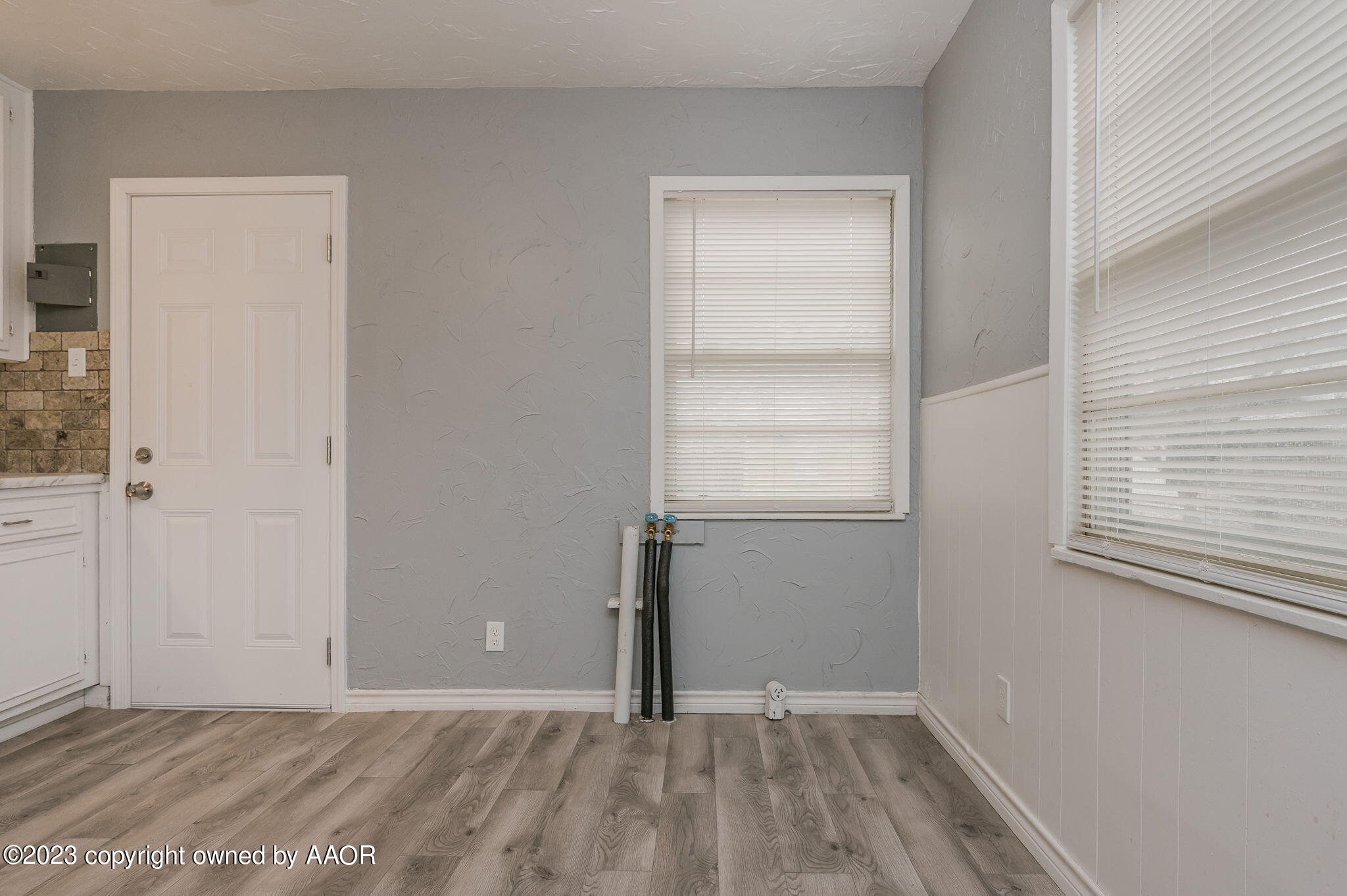 4402 South Travis Street Amarillo, TX 79110 - Photo 8 of 15 Laundry