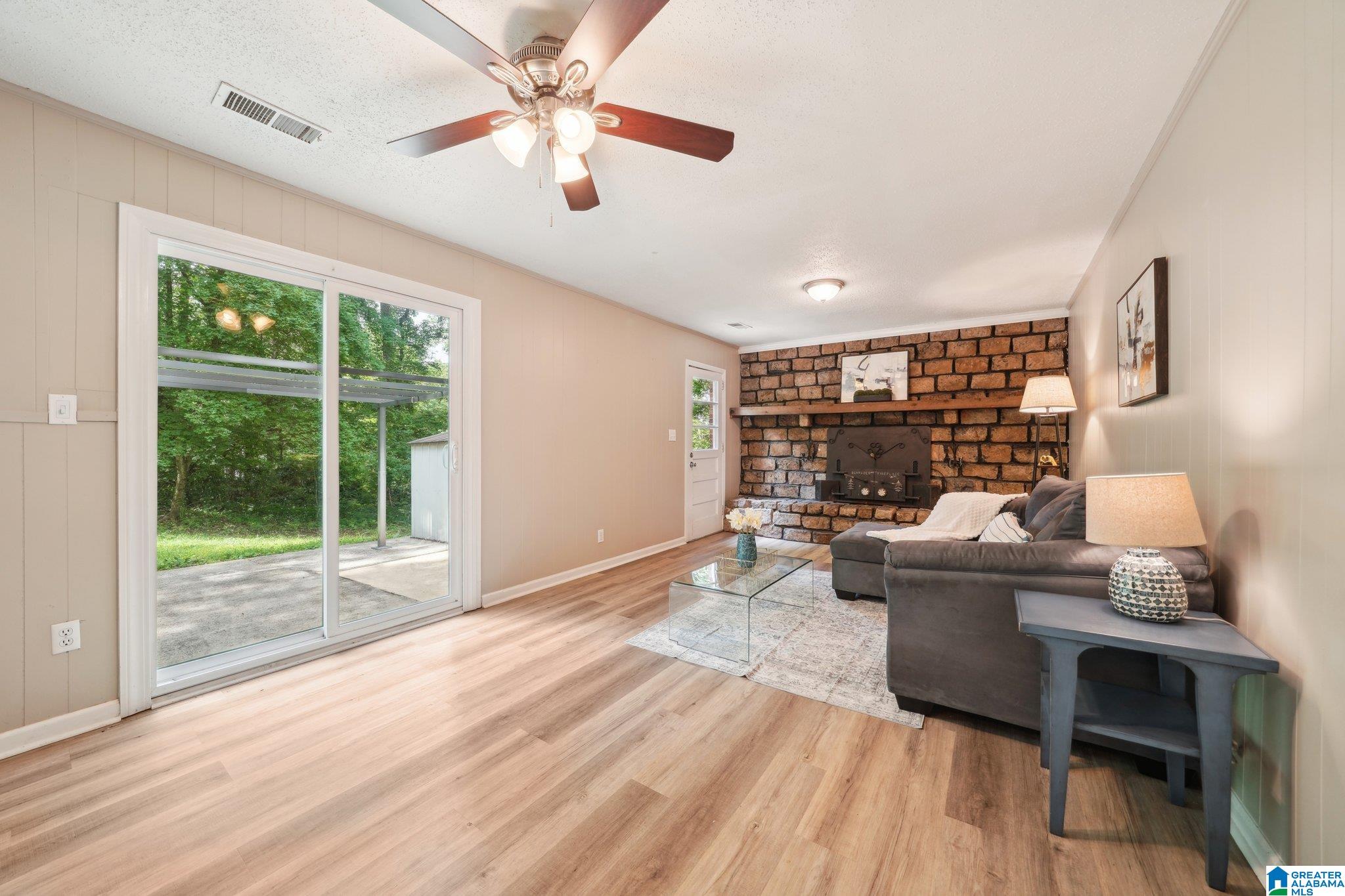 133 Hickory Street Alabaster, AL 35114 - Photo 8 of 38