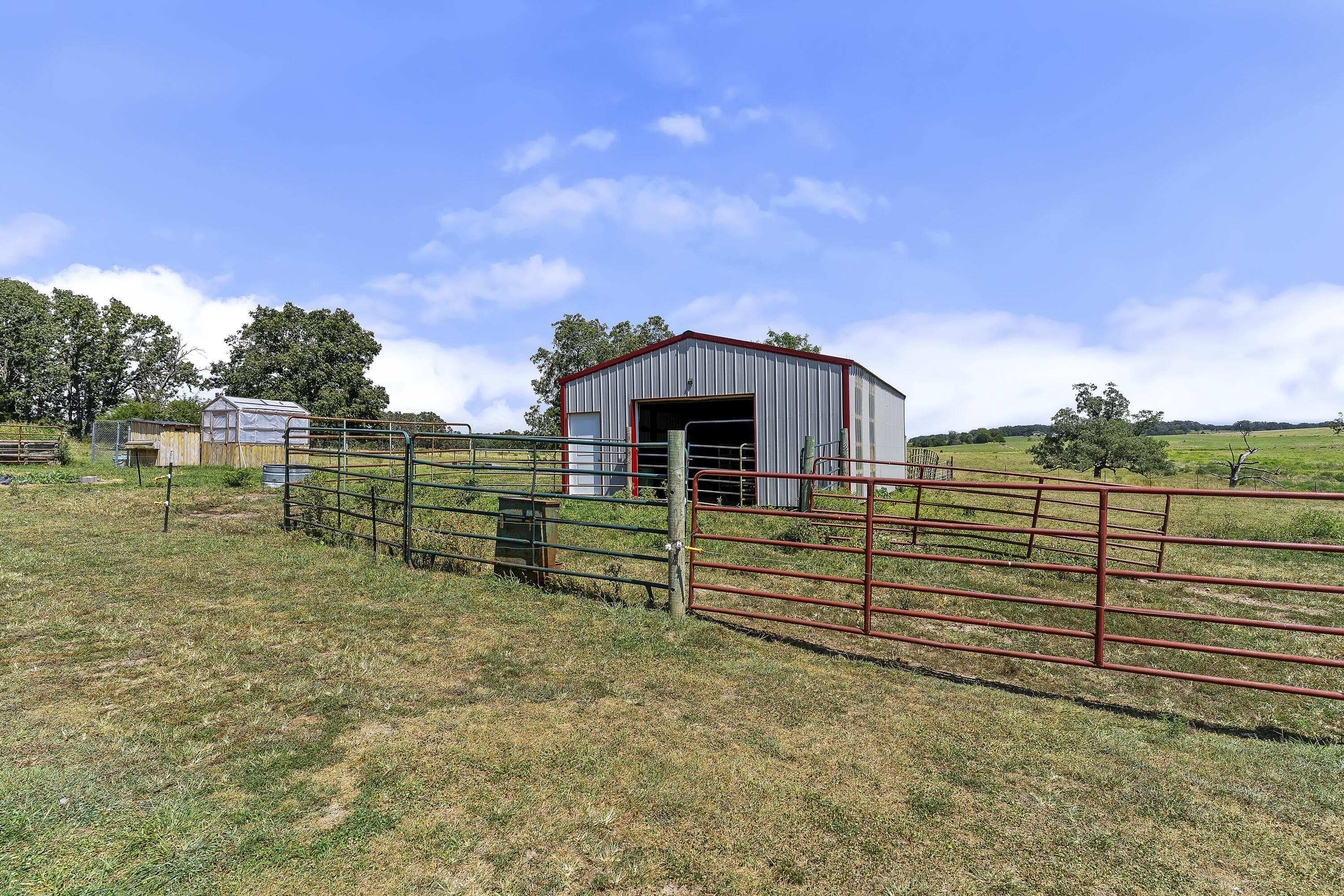 119 Jensen Road Conway, MO 65632 - Photo 36 of 42 Barn