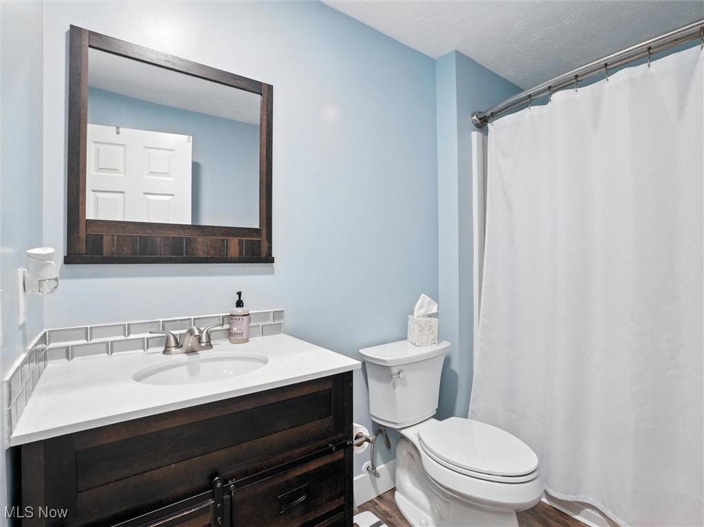 14034 Goodwin Street Burton, OH 44021 - Photo 35 of 48 2nd Level Bathroom